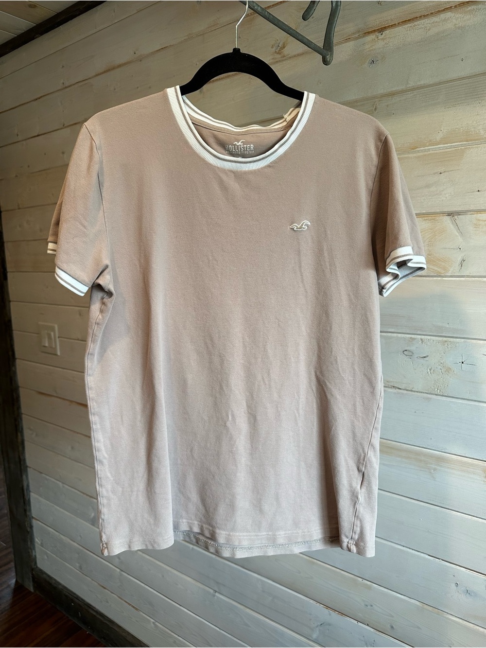 Hollister | Tan Advanced Stretch Ringer Tee